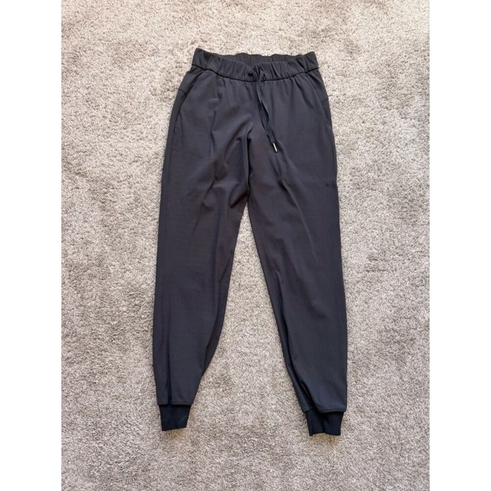 Lululemon Size 4 On The Fly Jogger